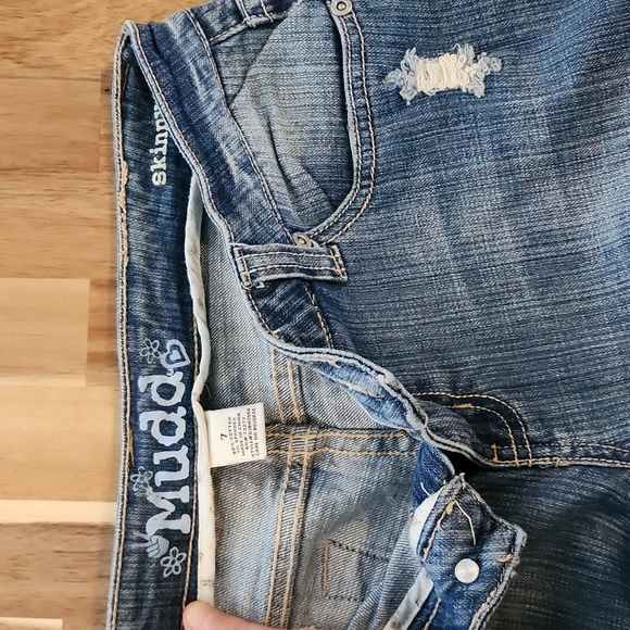 Mudd Light Wash Distressed Skinny Jeans - Womens/Juniors Size 7 - Picture 3 of 8